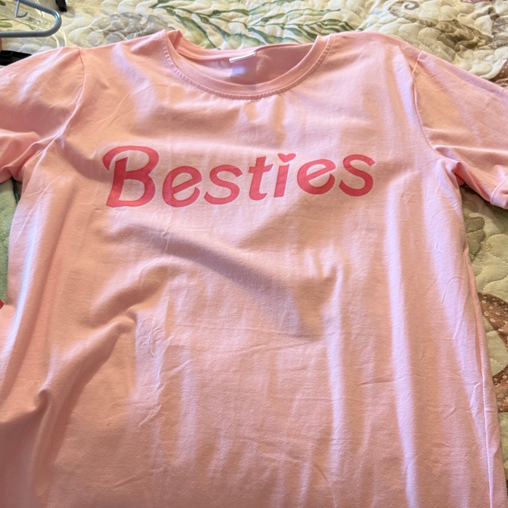 Pink "Besties" Graphic Tee